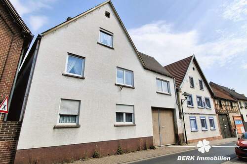 Außenansicht - BERK Immobilien - Vielseitiges Zweifamilienhaus mit großem Potenzial in Mömlingen