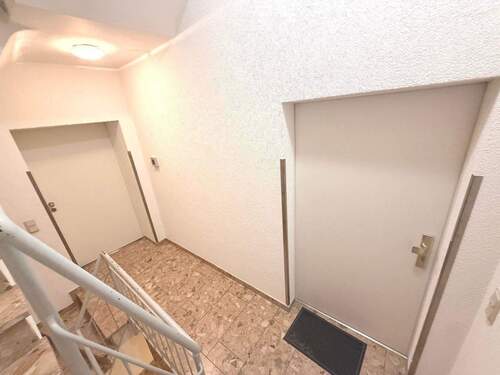 Nur zwei Wohnungen auf der Etage - 