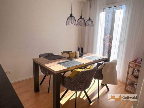 Essecke bei der Küche - 3 Zimmer Etagenwohnung in Esslingen am Neckar