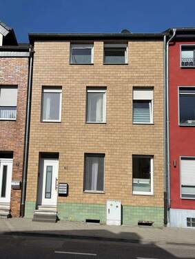 Hausfrontseite - Mehrfamilienhaus - 380.000,00&nbsp;EUR Kaufpreis, ca.&nbsp; 168,00&nbsp;m&sup2;&nbsp;Wohnfl&auml;che