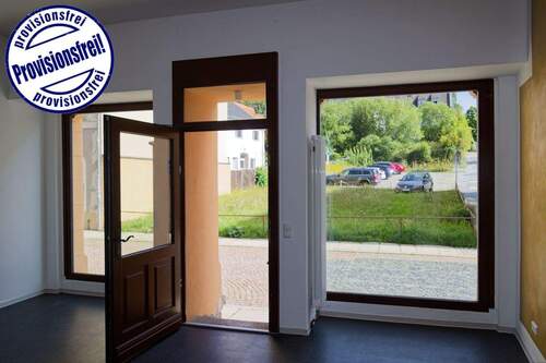 Schaufenster-Eingangsbereich - Kleiner Laden mit großer Schaufensterfront - provisionsfrei