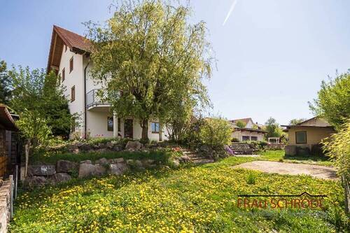 Bild 1 - Familienidyll mit Weitblick - Großzügiges Traumhaus in Hanglage Stadt Tengen