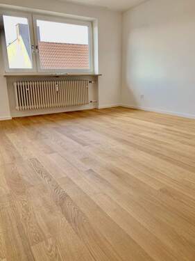 Bsp. Wohnraum - 1 Zimmer Etagenwohnung zur Miete in München