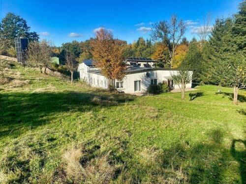 Hausansicht - Anwesen mit vielen Möglichkeiten !