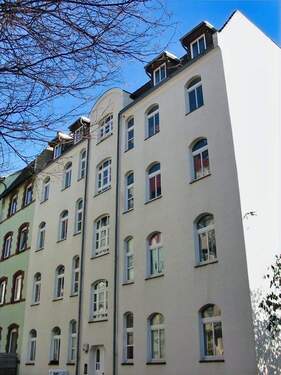 Hausansicht - Komfortable Wohnung mit guter Verkehrsanbindung in Kassel!