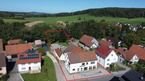 Großes Areal - Projektentwickler? Investor? Großfamilie? Gastwirt? Anwesen mit viel Potential in Ezelsdorf!