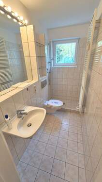 EG Bad mit Dusche - 6 Zimmer Einfamilienhaus in Bad Kissingen