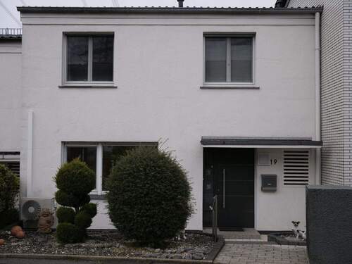 Frontansicht - Modernisiertes Reihenmittelhaus in Sackgassenlage in Dortmund Wellinghofen