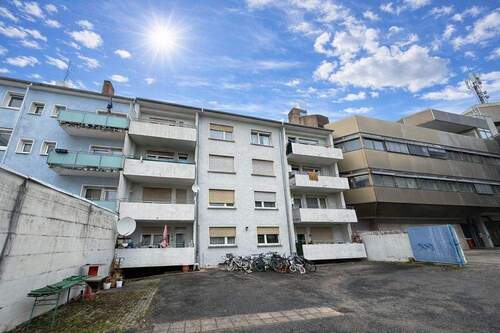 Gebbäude - Rück Ansicht - 2 Zimmer Mehrfamilienhaus, Wohnhaus in Bruchsal