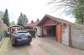 Zufahrt und Carport - 