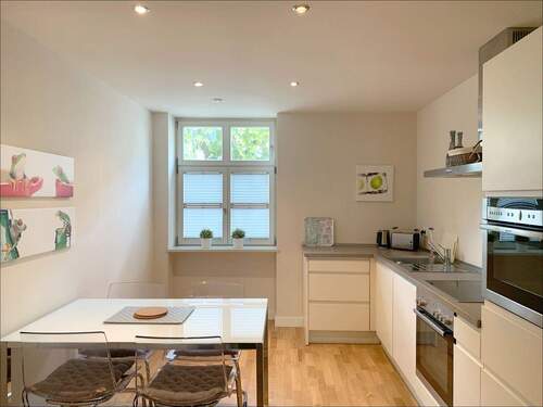 Schicke Küche inkl. Einbauküche & Utensilien - 3 Zimmer Etagenwohnung zur Miete in Ludwigshafen