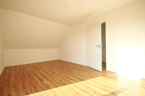 Arbeitszimmer im Dachgeschoss.JPG - 