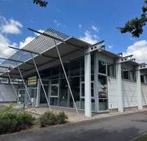 Gläserne, transparente Gewerbehalle - Gommersheim