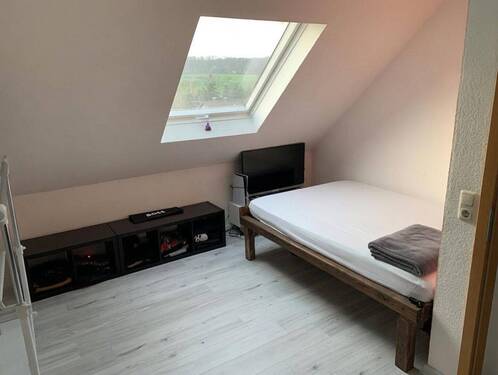 Altbau DG Zimmer 2 - 