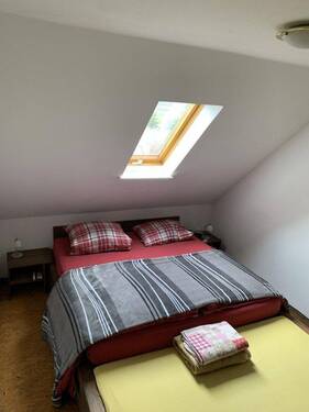 Altbau DG Zimmer 3 - 