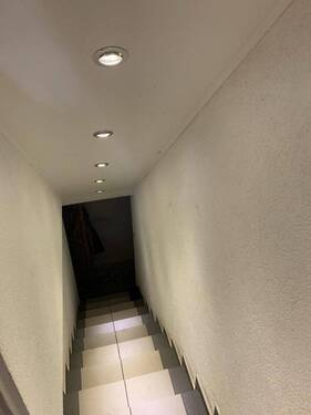Altbau Abgang Keller Treppe - 