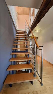 Flur Obergeschoß - Treppe zum Spitzboden - 