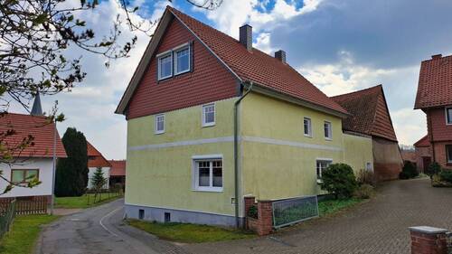 Außenansicht 2.jpg - 6 Zimmer Einfamilienhaus zum Kaufen in Katlenburg-Lindau