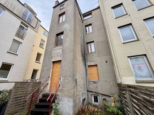 3 - Mehrfamilienhaus, Wohnhaus in Lübeck zum Kaufen