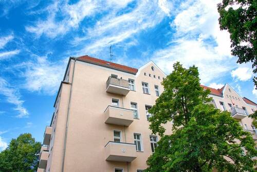 FassadeHimmel_5736 - 4 Zimmer Etagenwohnung in Berlin