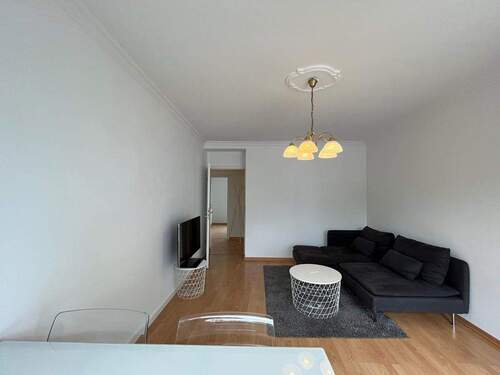 Wohnzimmer - Etagenwohnung mit 55,00 m&sup2; in Frankfurt zur Miete