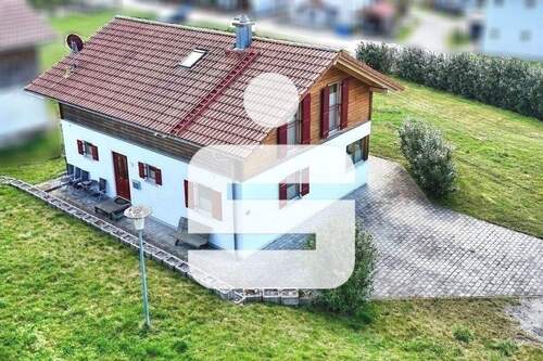 Außenansicht - Ihre Gelegenheit: Tolles Haus mit viel Grund