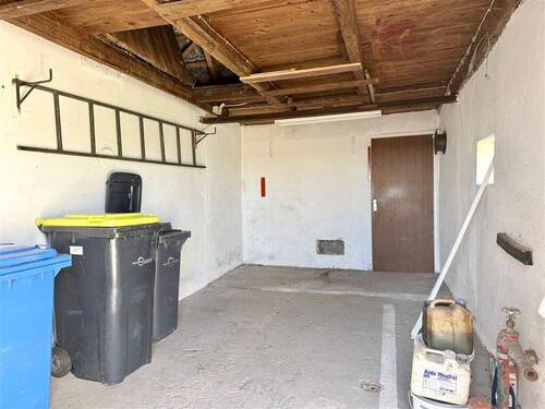 Garage - 