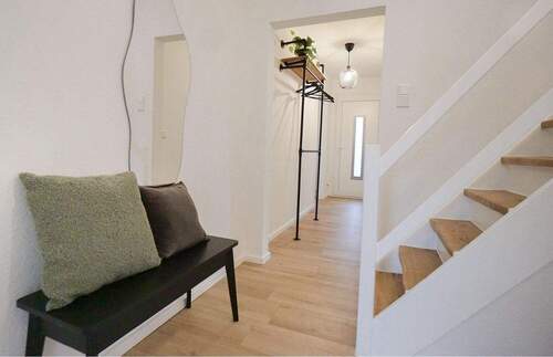 Eingangsbereich/ Flur - 4 Zimmer Reihenmittelhaus zum Kaufen in Bremerhaven