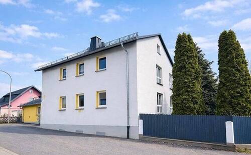 Ansicht Außen 3 - 6 Zimmer Einfamilienhaus zum Kaufen in Döhlau