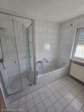 Bad mit Wanne und Dusche - Etagenwohnung mit 59,00 m&sup2; in Roth zum Kaufen