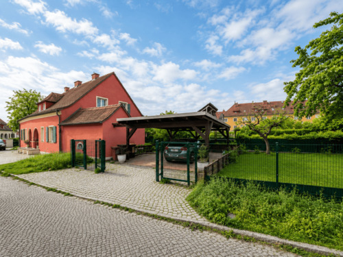 Blick von der Straße - Vermietete Charmante Doppelhaushälfte mit Garten, Keller und viel Herz in Frankfurt (Oder)