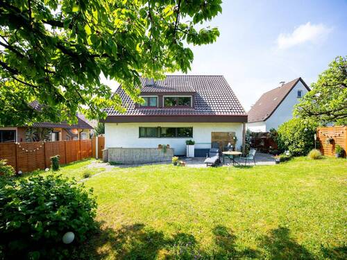 Außenansicht_Garten - 8 Zimmer Mehrfamilienhaus, Wohnhaus zum Kaufen in Asperg