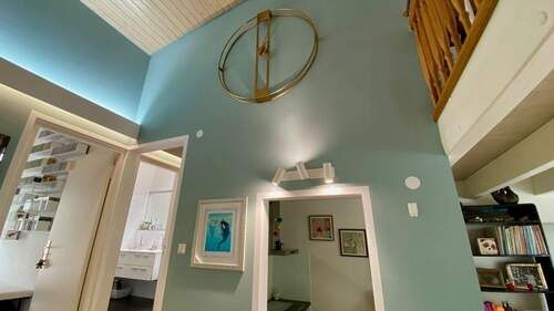 ...mit halb offener Küche - 