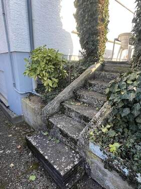 Zugang Garage - Mehrfamilienhaus, Wohnhaus mit 250,00 m&sup2; in Klein-Gerau zum Kaufen