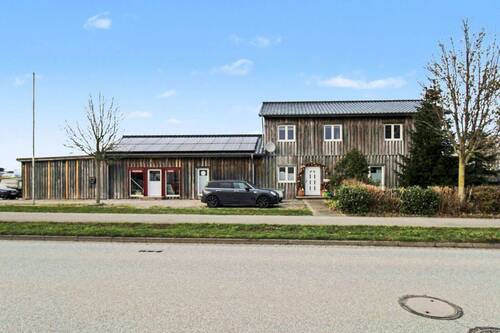 Straßenansicht - 8 Zimmer Mehrfamilienhaus, Wohnhaus zum Kaufen in Kappeln