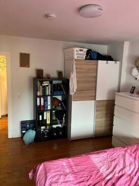 Schlafzimmer - 2 Zimmer Etagenwohnung zur Miete in Saarbrücken