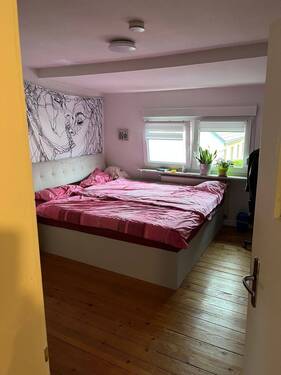 Schlafzimmer - 2 Zimmer Etagenwohnung in Saarbrücken