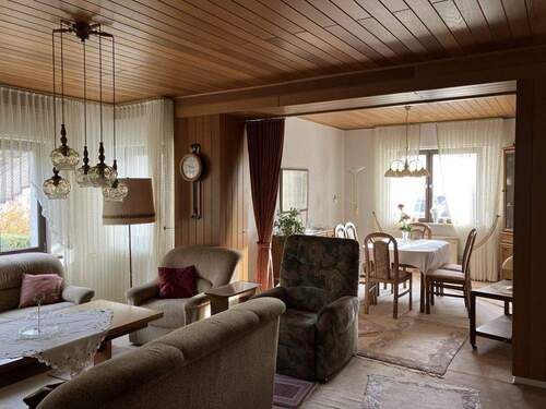 EG: Wohnzimmer - Blick Richtung Esszimmer - 