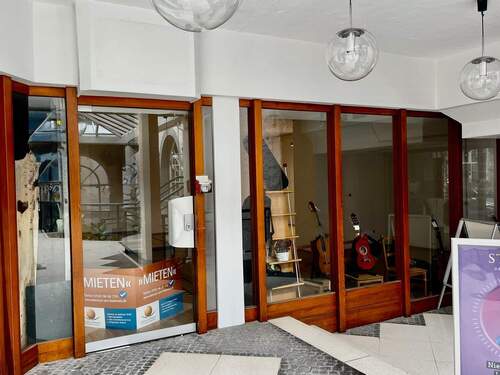 Schöne Schaufensterflächen - 