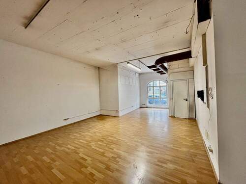 Helle Gewerbefläche - 