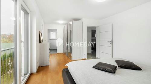 1. OG Schlafzimmer 1 2 - 