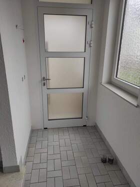 Eingangsbereich Haus - Bild 1.jpg - 2 Zimmer Etagenwohnung zur Miete in Bous