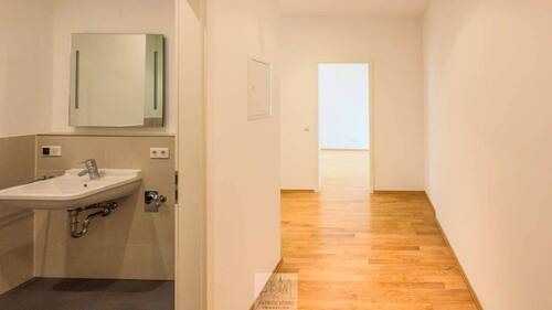 Eingangsflur - Etagenwohnung mit 91,00 m&sup2; in Frankfurt am Main zum Kaufen