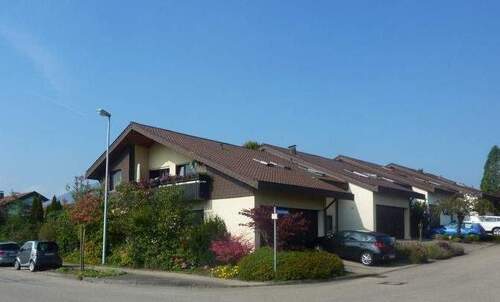 Außenansicht.JPG - *** 2-Familienhaus mit zusätzlicher ELW auf Erbbaurecht ***