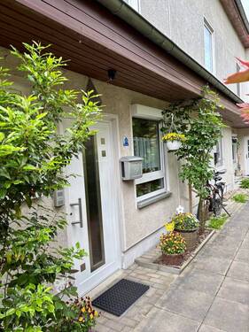 Außenansicht - 6 Zimmer Reihenmittelhaus zum Kaufen in Hannover