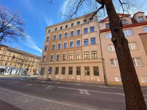 seitl. Ansicht von der Lauchstädter Str. - 