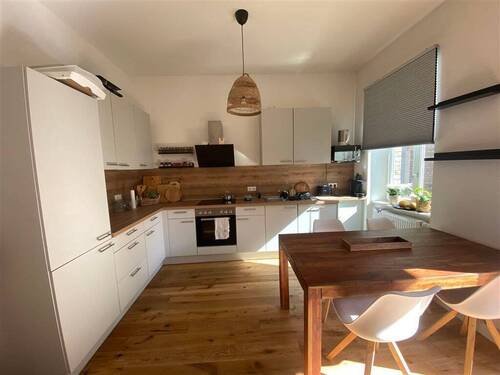 Blick zur offenen Küche - 