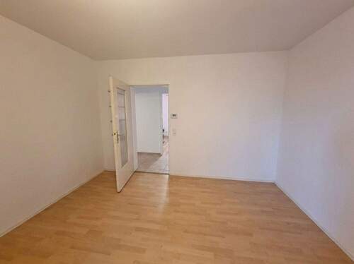 Bild 3 - 4 Zimmer Etagenwohnung in Darmstadt-Kranichstein