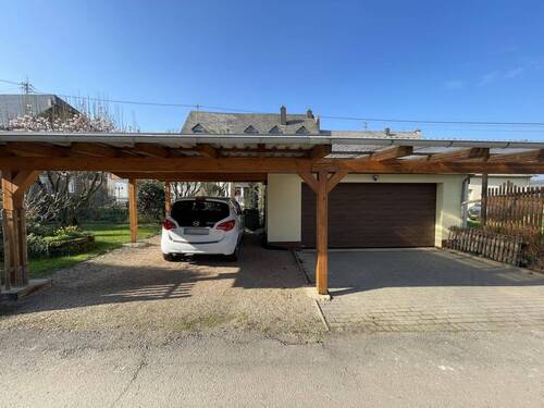 Carport - 1 Zimmer Mehrfamilienhaus, Wohnhaus in Osann-Monzel
