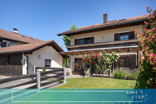 FINESTEP Immobilien - Nahe Simsee: Flexible Doppelhaushälfte mit Einliegerwohnung und Bergblick
